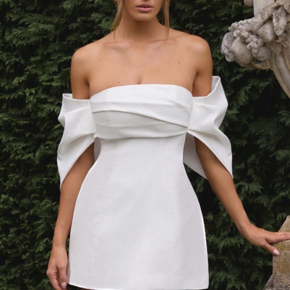 Chic Strapless White Dress - Picture 1 of 4